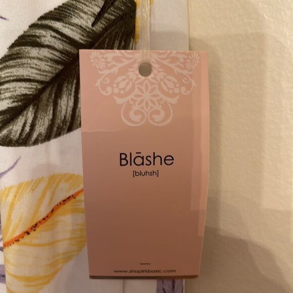 Blashe Pleated Wide Leg Pull on Pants - NWT - Picture 4 of 7